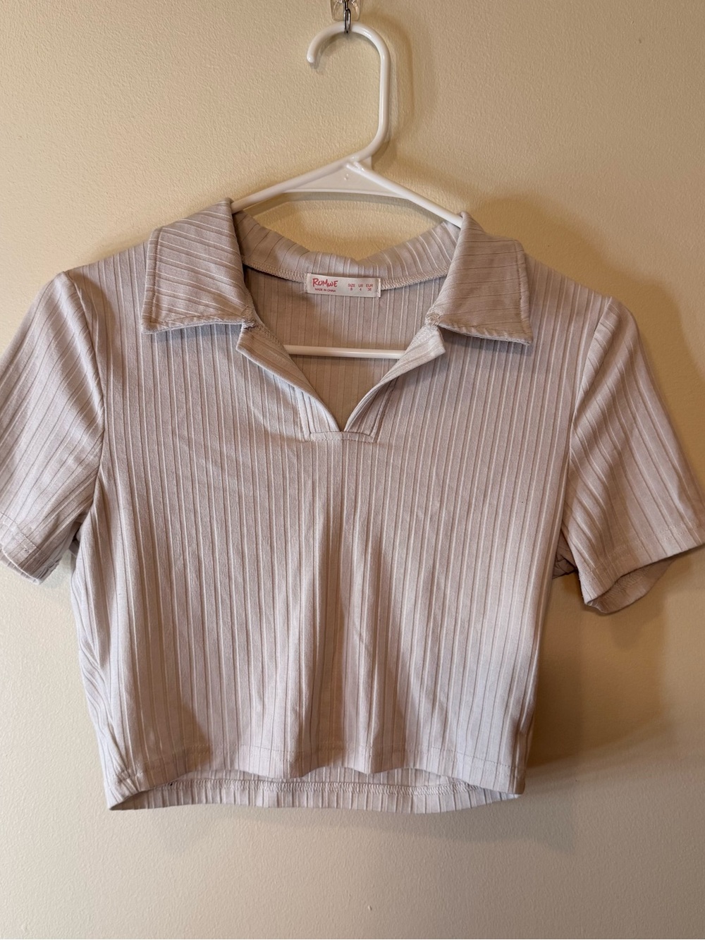 ROMWE Neutral Ribbed Polo Crop Top in Light Beige